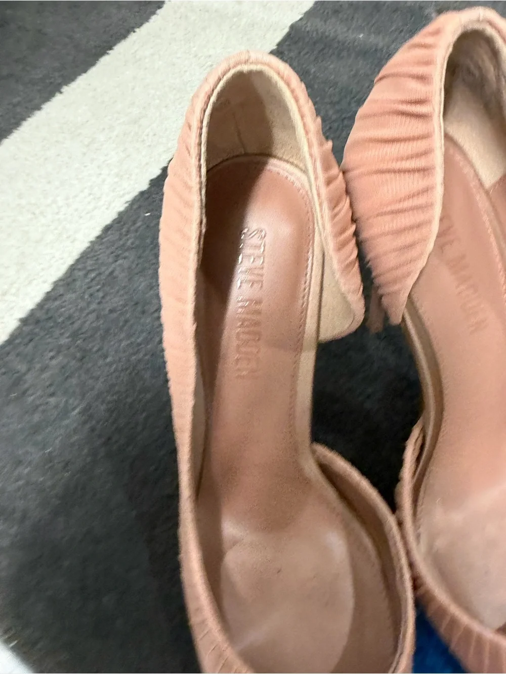 Women’s nude Pointed-Toe Stiletto Pumps